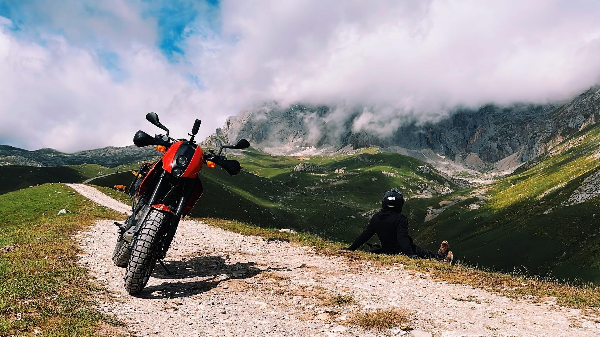 jTrvls chilling at Picos de Europa, Spain 🇪🇸